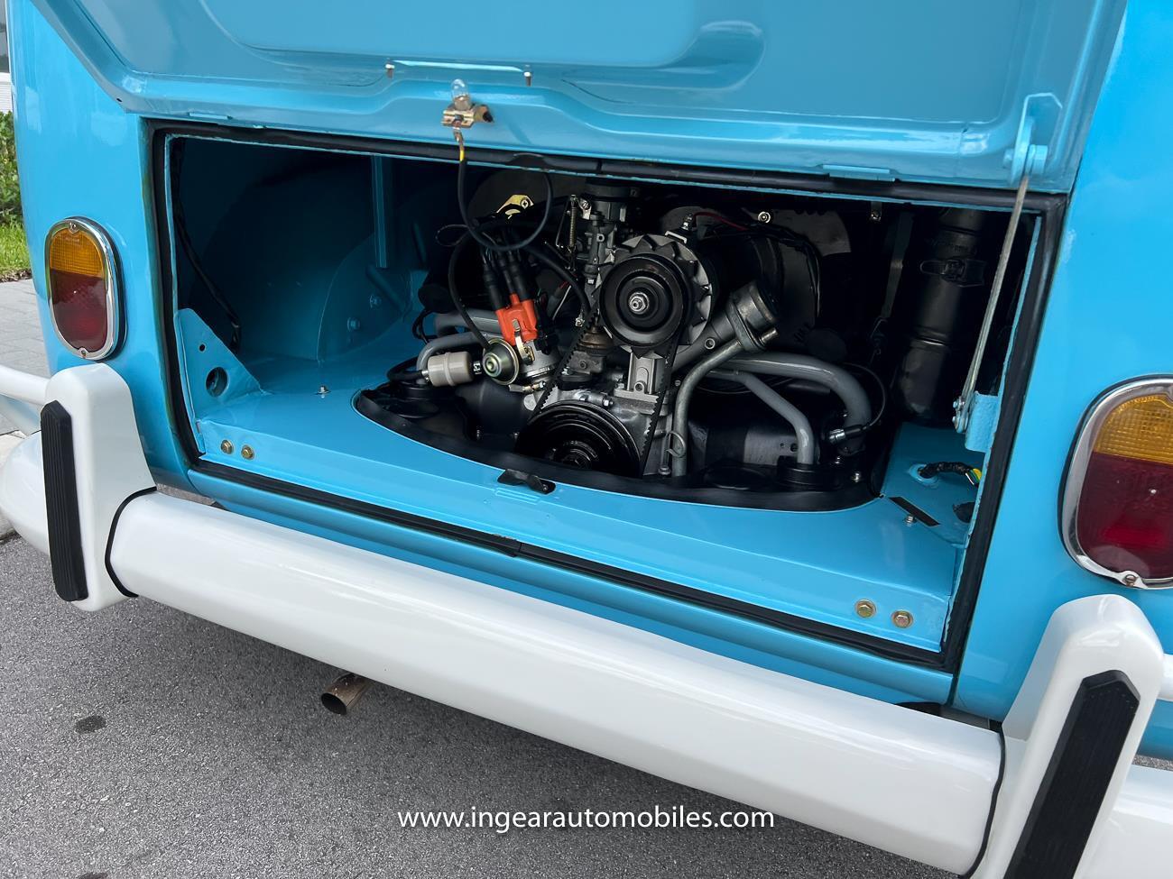 Volkswagen-BusVanagon-Van-1975-Blue-Black-144480-3