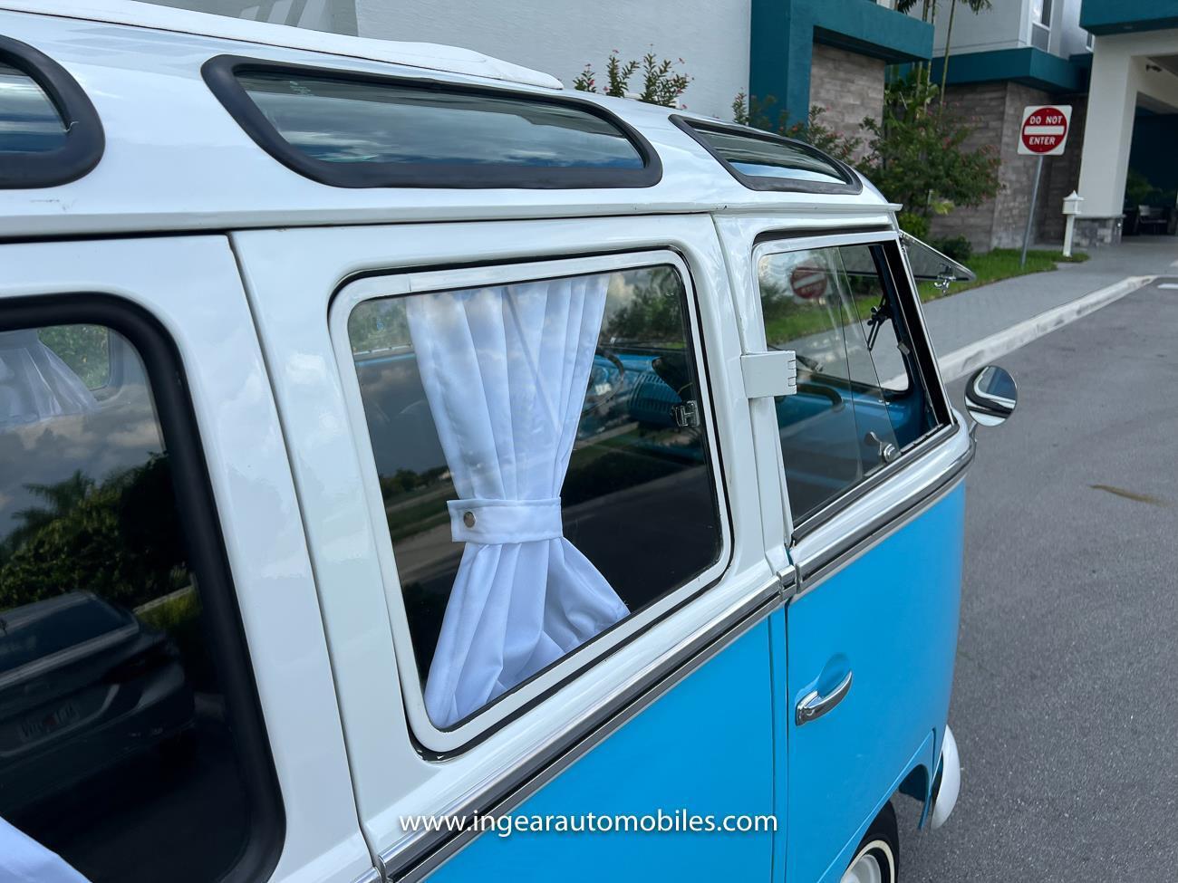 Volkswagen-BusVanagon-Van-1975-Blue-Black-144480-38