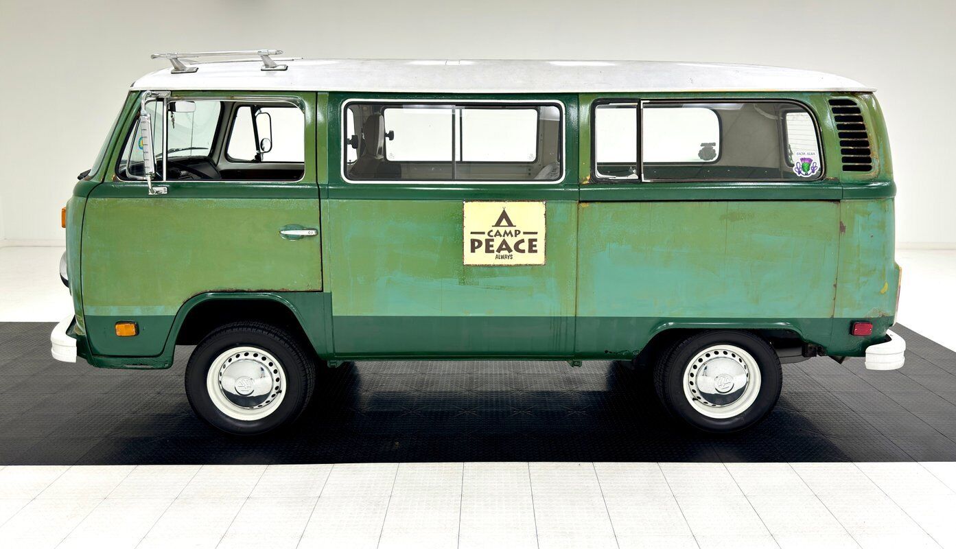 Volkswagen-BusVanagon-Van-1978-Green-Saddle-40378-1