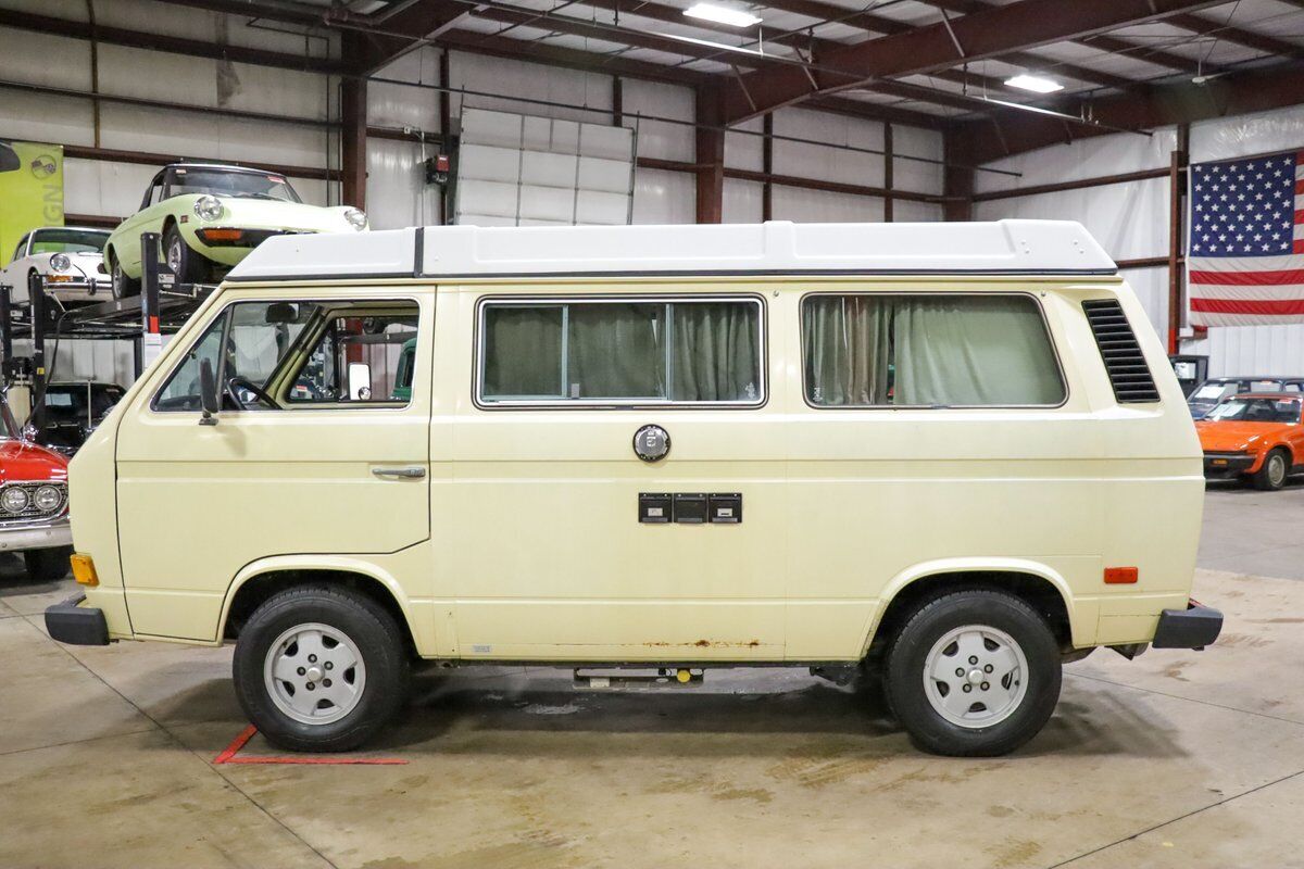 Volkswagen-BusVanagon-Van-1982-Ivory-Beige-Bronze-160746-3