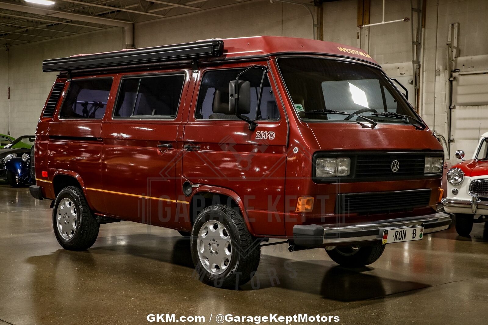 Volkswagen-BusVanagon-Van-1987-Burgundy-Tan-255628-11