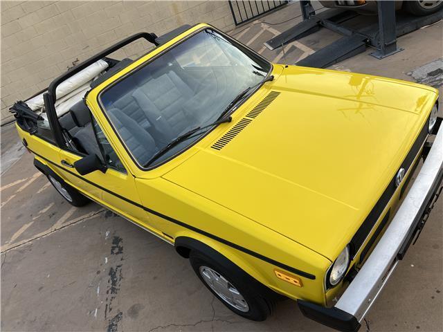 Volkswagen-Cabriolet-Cabriolet-1986-Yellow-Gray-162544-3