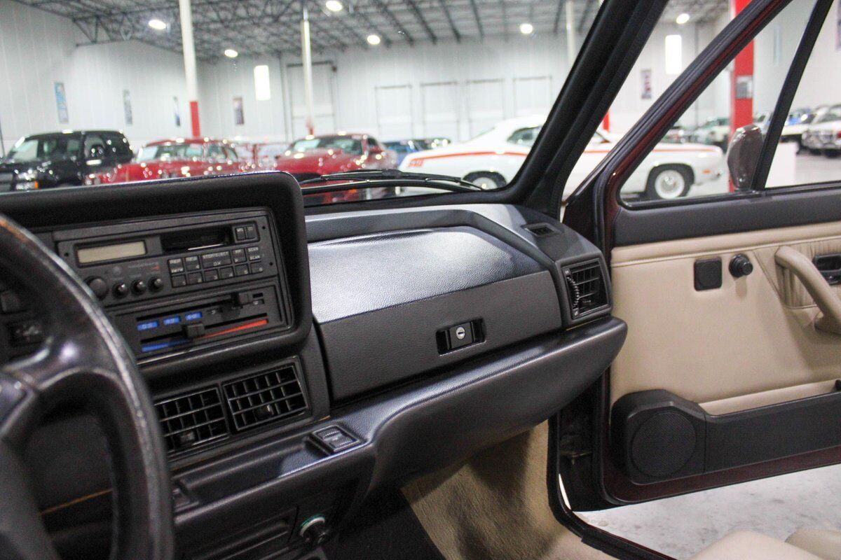 Volkswagen-Cabriolet-Cabriolet-1992-Red-Tan-96162-9