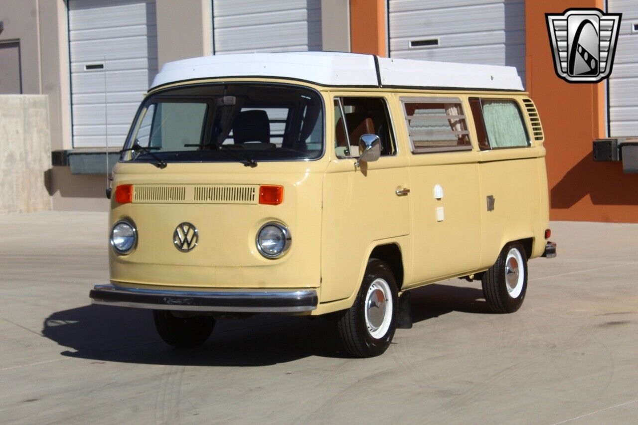 Volkswagen-Camper-1978-Yellow-Brown-89674-3