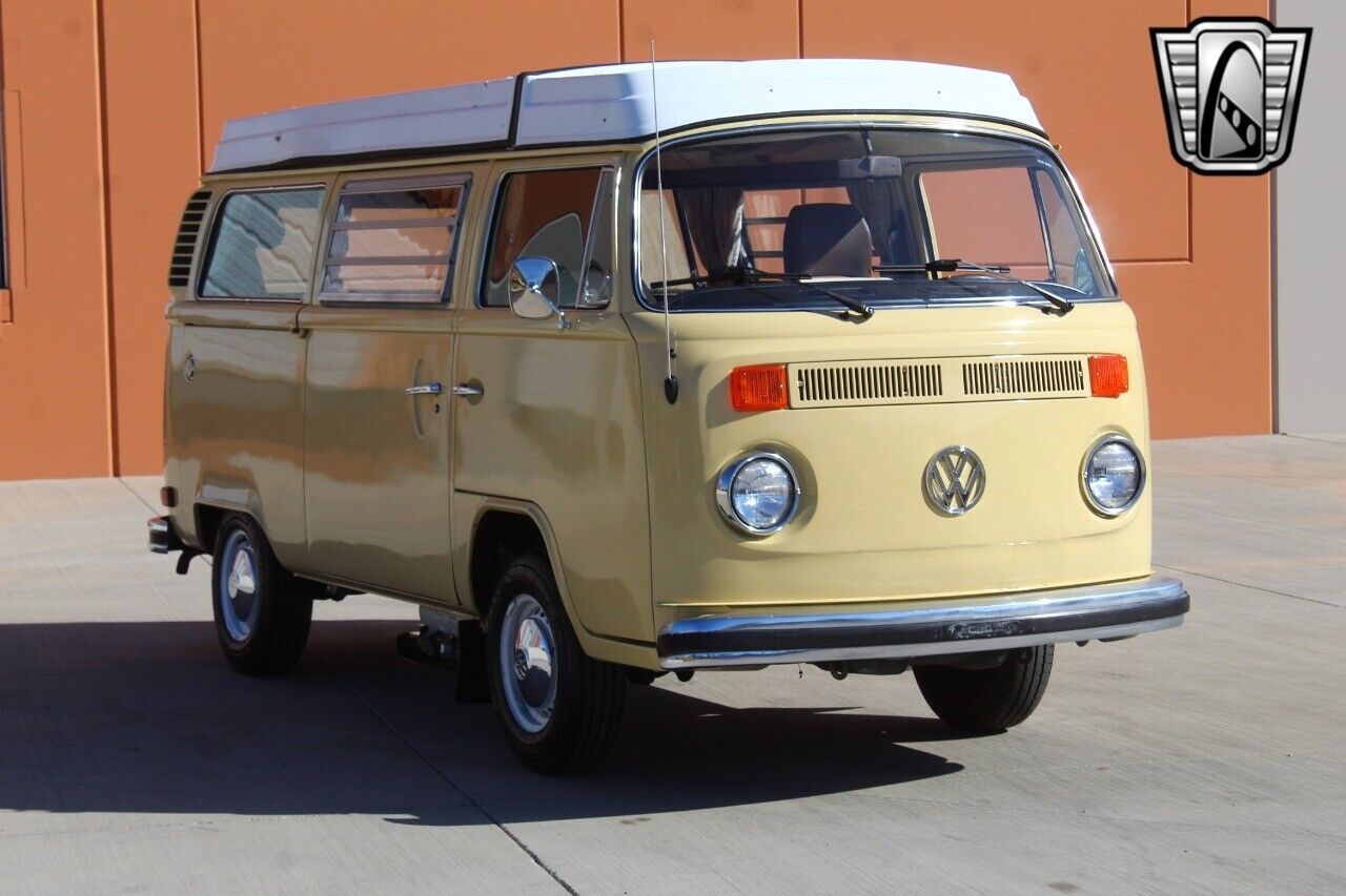 Volkswagen-Camper-1978-Yellow-Brown-89674-5