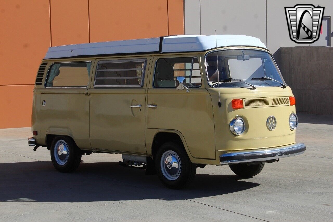 Volkswagen-Camper-1978-Yellow-Brown-89674-6