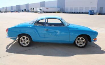 Volkswagen-Karmann-Ghia-Coupe-1971-Blue-Blue-1402-7