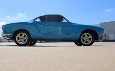 Volkswagen-Karmann-Ghia-Coupe-1971-Blue-Blue-1402-8