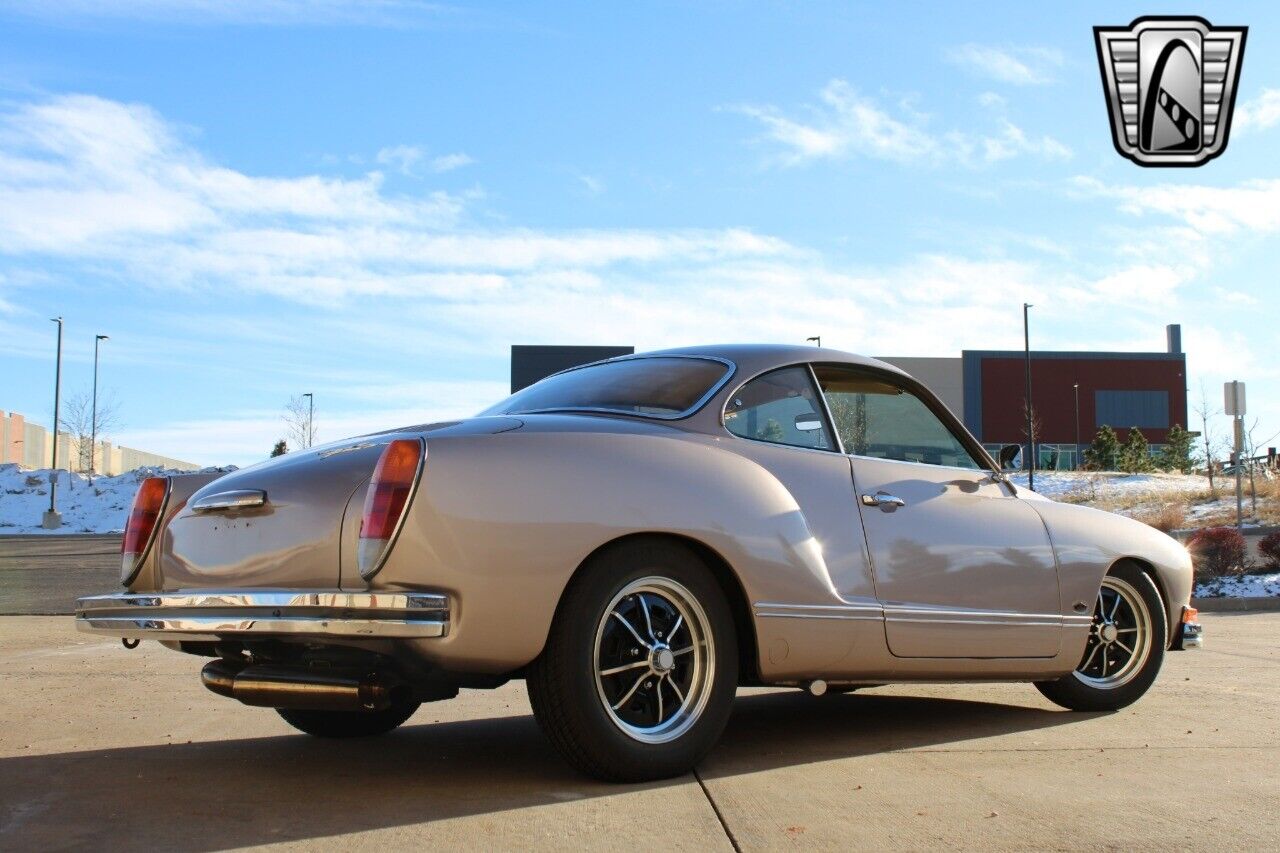 Volkswagen-Karmann-Ghia-Coupe-1974-Champagne-Tan-26852-6