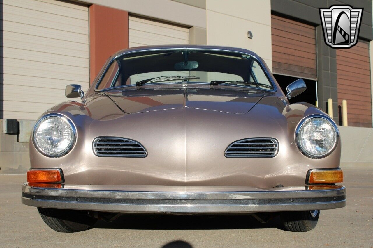 Volkswagen-Karmann-Ghia-Coupe-1974-Champagne-Tan-26852-9