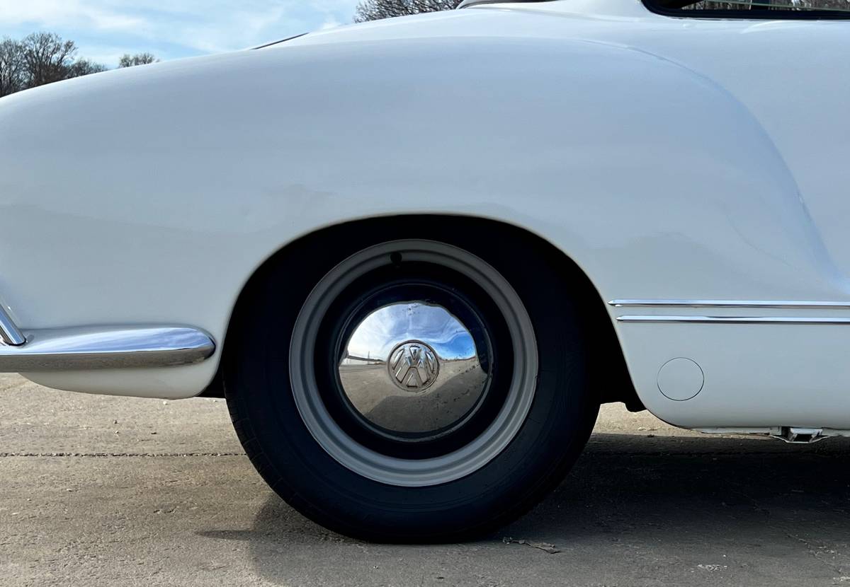 Volkswagen-Karmann-ghia-1966-white-134814-8