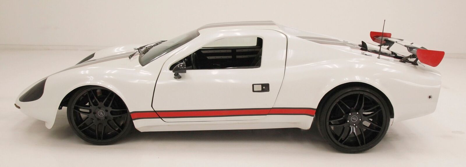 Volkswagen-Kelmark-GT-Coupe-1969-White-Black-1608-1