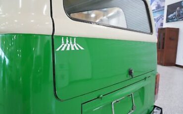 Volkswagen-Kombi-1979-Green-White-29369-10