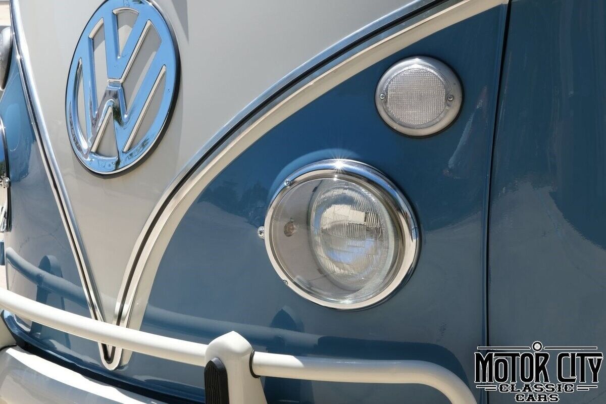 Volkswagen-Microbus-1970-Blue-Sand-0-8