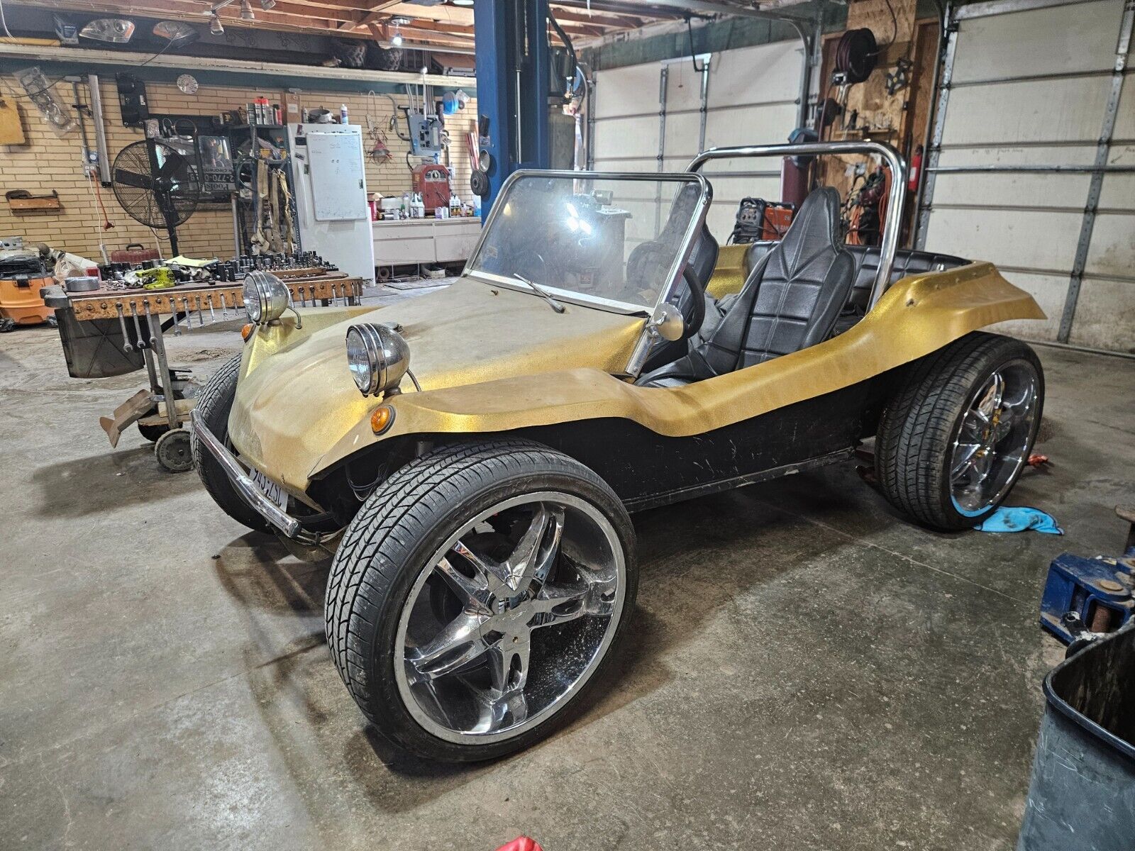 Volkswagen-Other-Cabriolet-1965-Gold-Black-70811-1