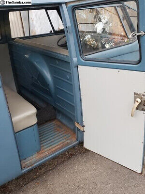 Volkswagen-Seamed-Gate-Pickup-1959-Gray-Gray-0-7