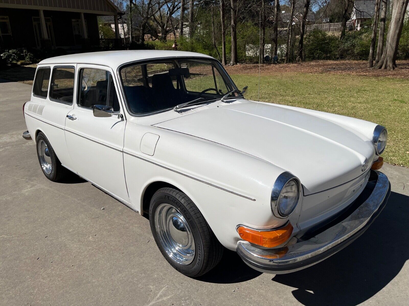 Volkswagen-Squareback-Break-1970-Tan-Black-52185-1