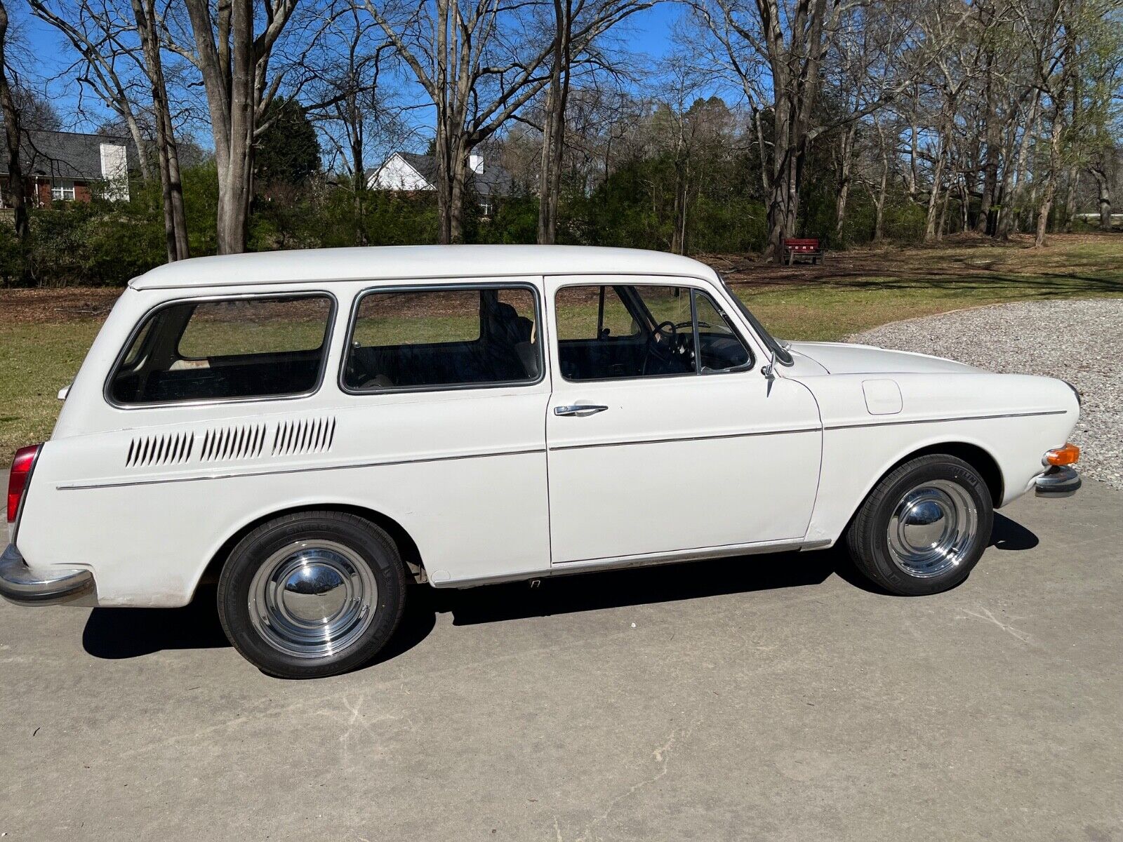 Volkswagen-Squareback-Break-1970-Tan-Black-52185-10