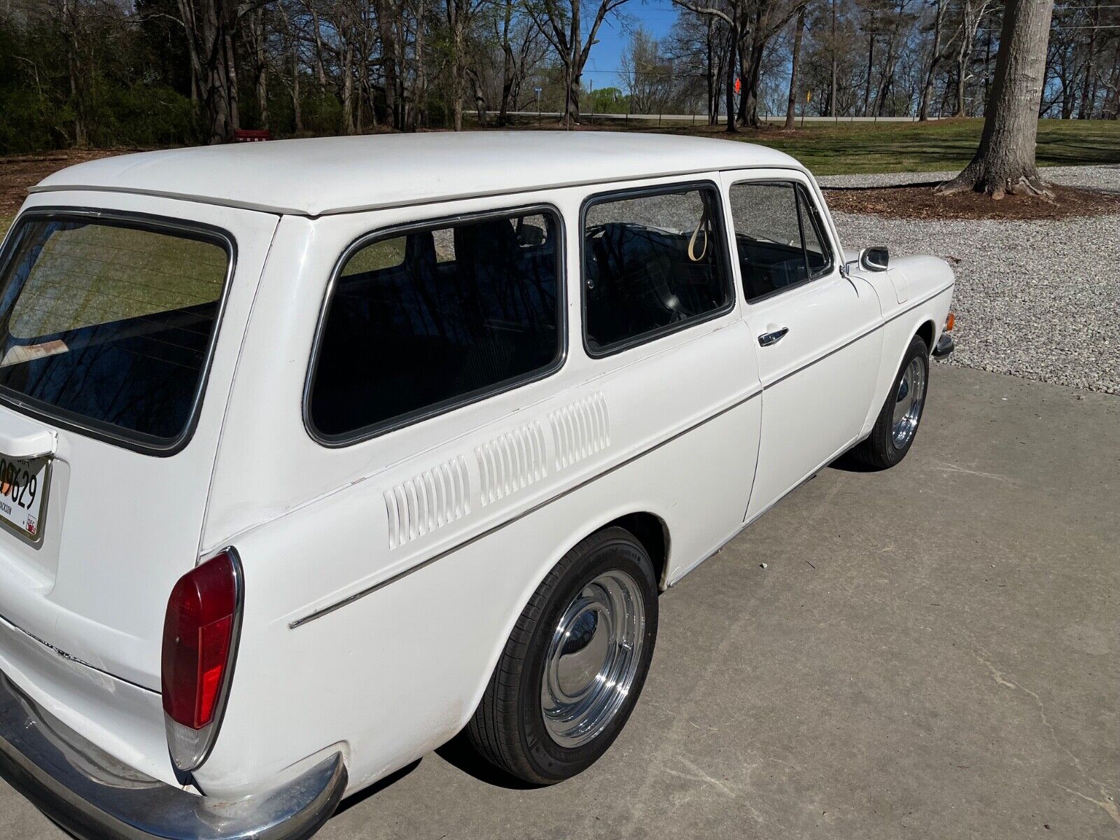 Volkswagen-Squareback-Break-1970-Tan-Black-52185-13