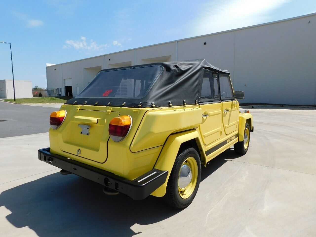 Volkswagen-Thing-1973-Yellow-Black-124708-10