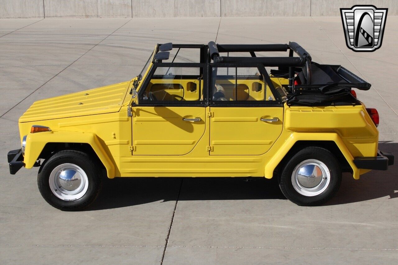 Volkswagen-Thing-Berline-1974-Yellow-Yellow-6938-9