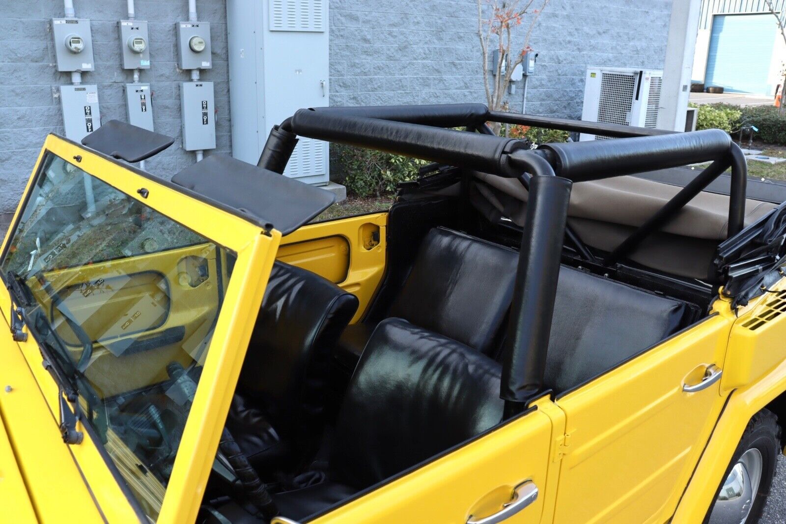 Volkswagen-Thing-Cabriolet-1974-Yellow-Black-14669-13