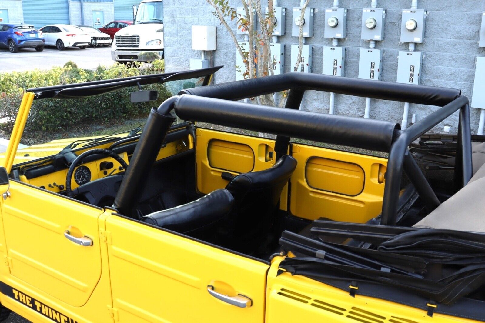 Volkswagen-Thing-Cabriolet-1974-Yellow-Black-14669-14