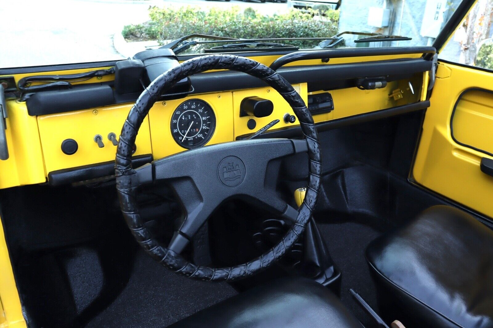 Volkswagen-Thing-Cabriolet-1974-Yellow-Black-14669-17