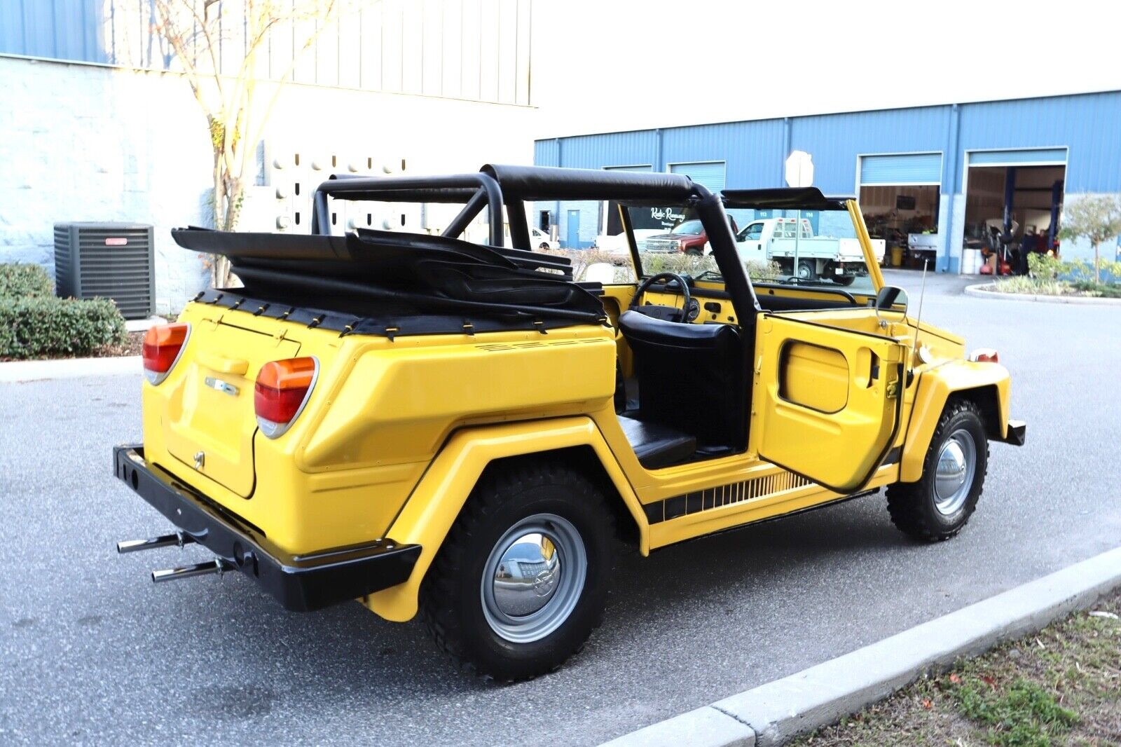 Volkswagen-Thing-Cabriolet-1974-Yellow-Black-14669-24