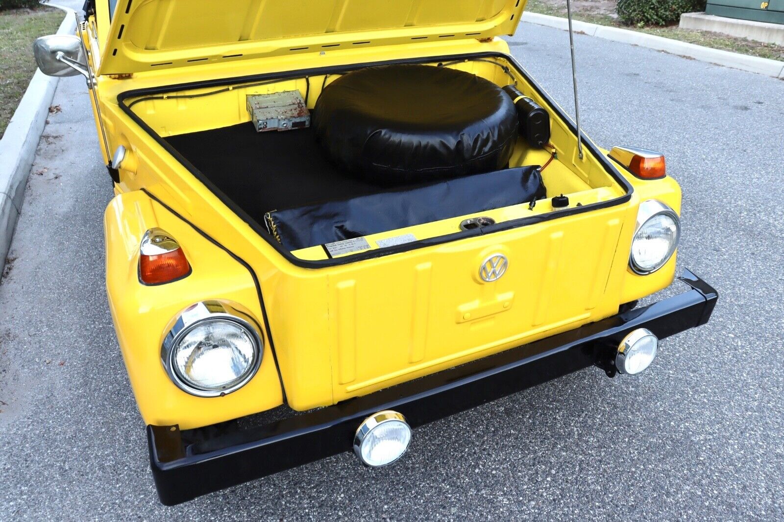 Volkswagen-Thing-Cabriolet-1974-Yellow-Black-14669-26