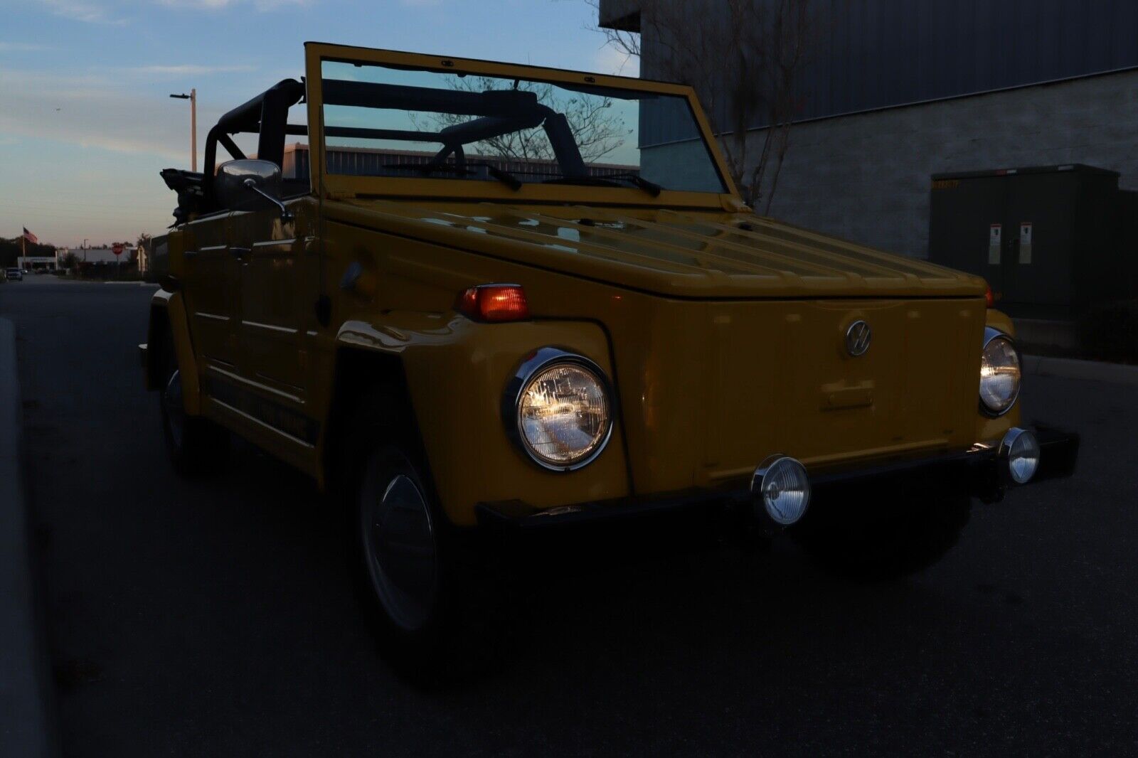 Volkswagen-Thing-Cabriolet-1974-Yellow-Black-14669-32