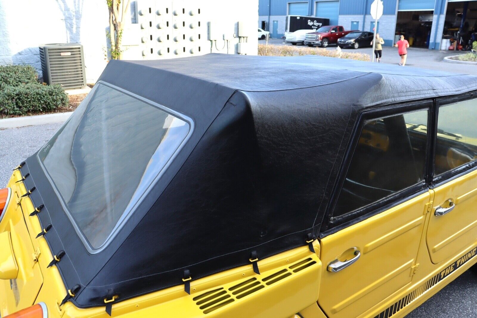 Volkswagen-Thing-Cabriolet-1974-Yellow-Black-14669-34