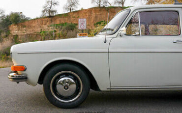 Volkswagen-Type-3-Break-1970-Tan-Red-52185-3