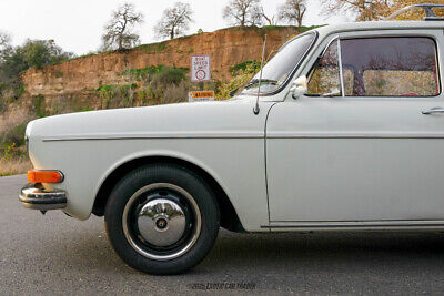 Volkswagen-Type-3-Break-1970-Tan-Red-52185-3