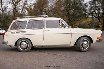 Volkswagen-Type-3-Break-1970-Tan-Red-52185-8