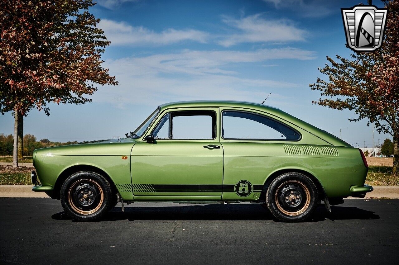 Volkswagen-Type-III-1969-Green-Black-2359-3