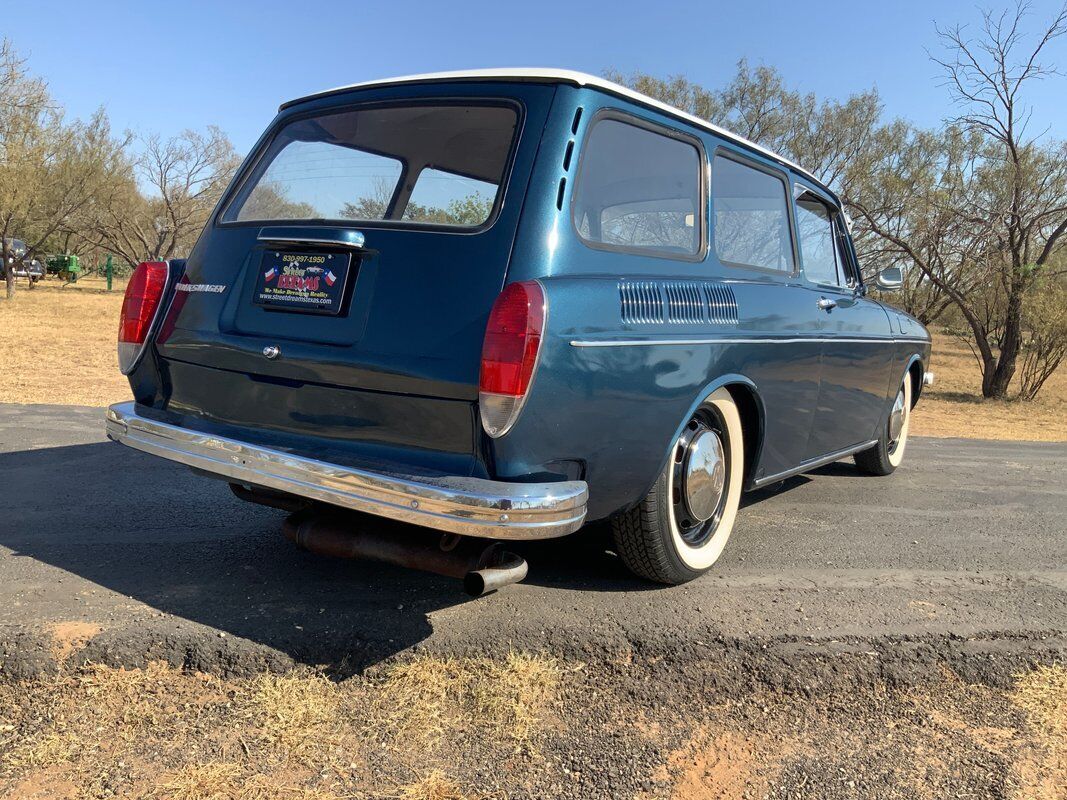 Volkswagen-Type-III-Break-1971-Blue-Black-1756-6