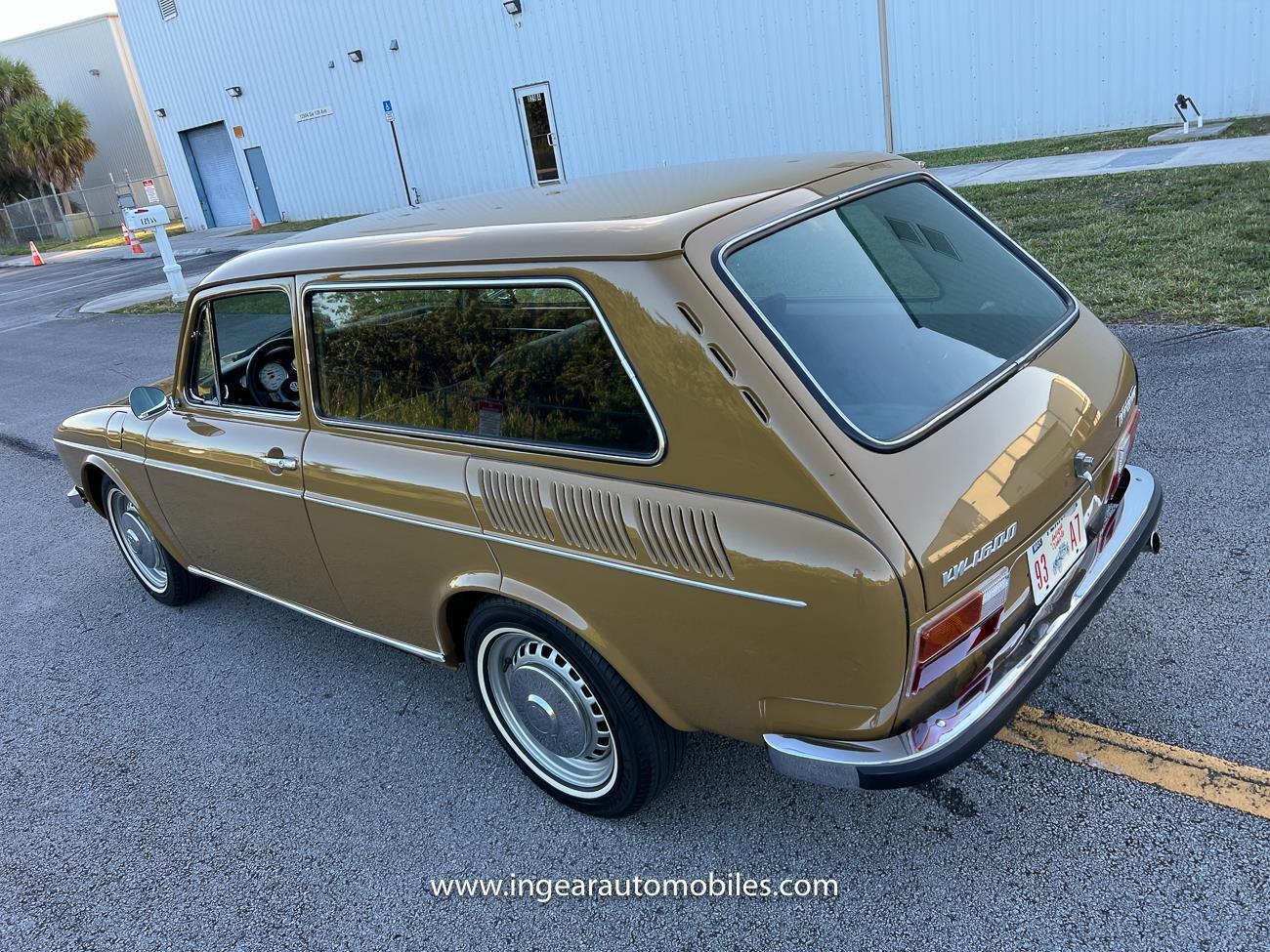 Volkswagen-VW-Variant-squareback-Coupe-1976-Brown-Black-130684-1