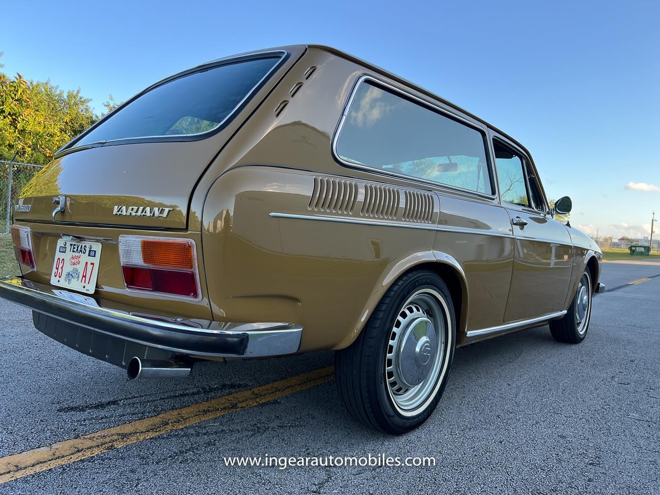 Volkswagen-VW-Variant-squareback-Coupe-1976-Brown-Black-130684-18