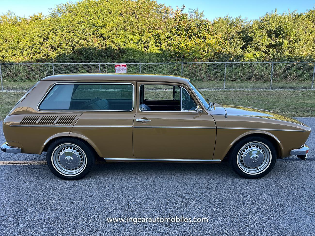 Volkswagen-VW-Variant-squareback-Coupe-1976-Brown-Black-130684-19