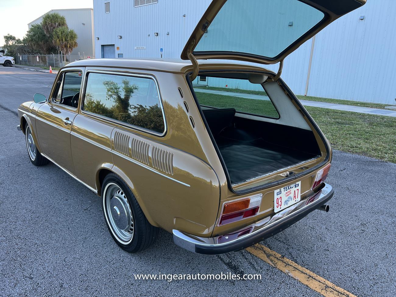 Volkswagen-VW-Variant-squareback-Coupe-1976-Brown-Black-130684-3