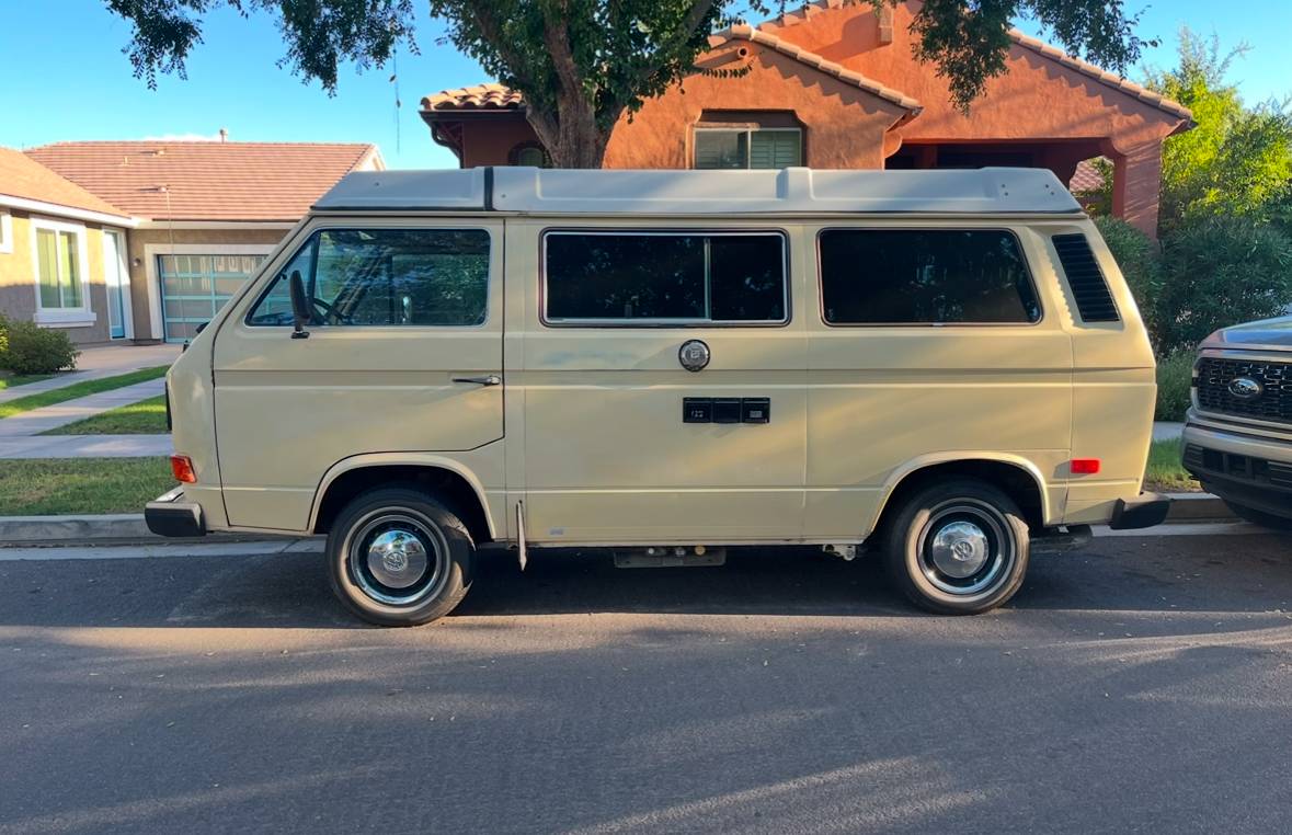 Volkswagen-Vanagon-1982-brown-296119