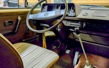 Volkswagen-Vanagon-1982-yellow-149669-3