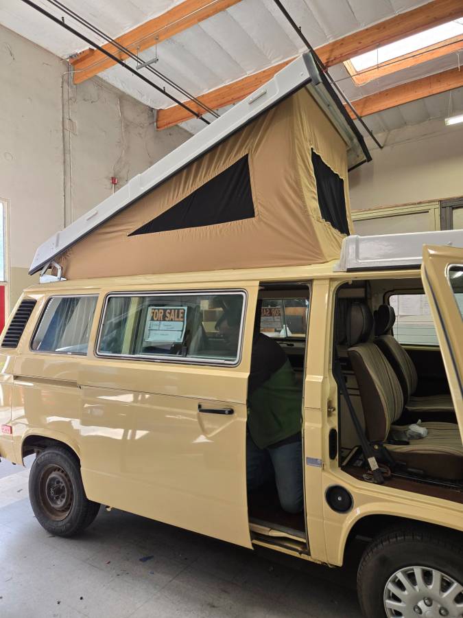 Volkswagen-Vanagon-1982-yellow-149669-4