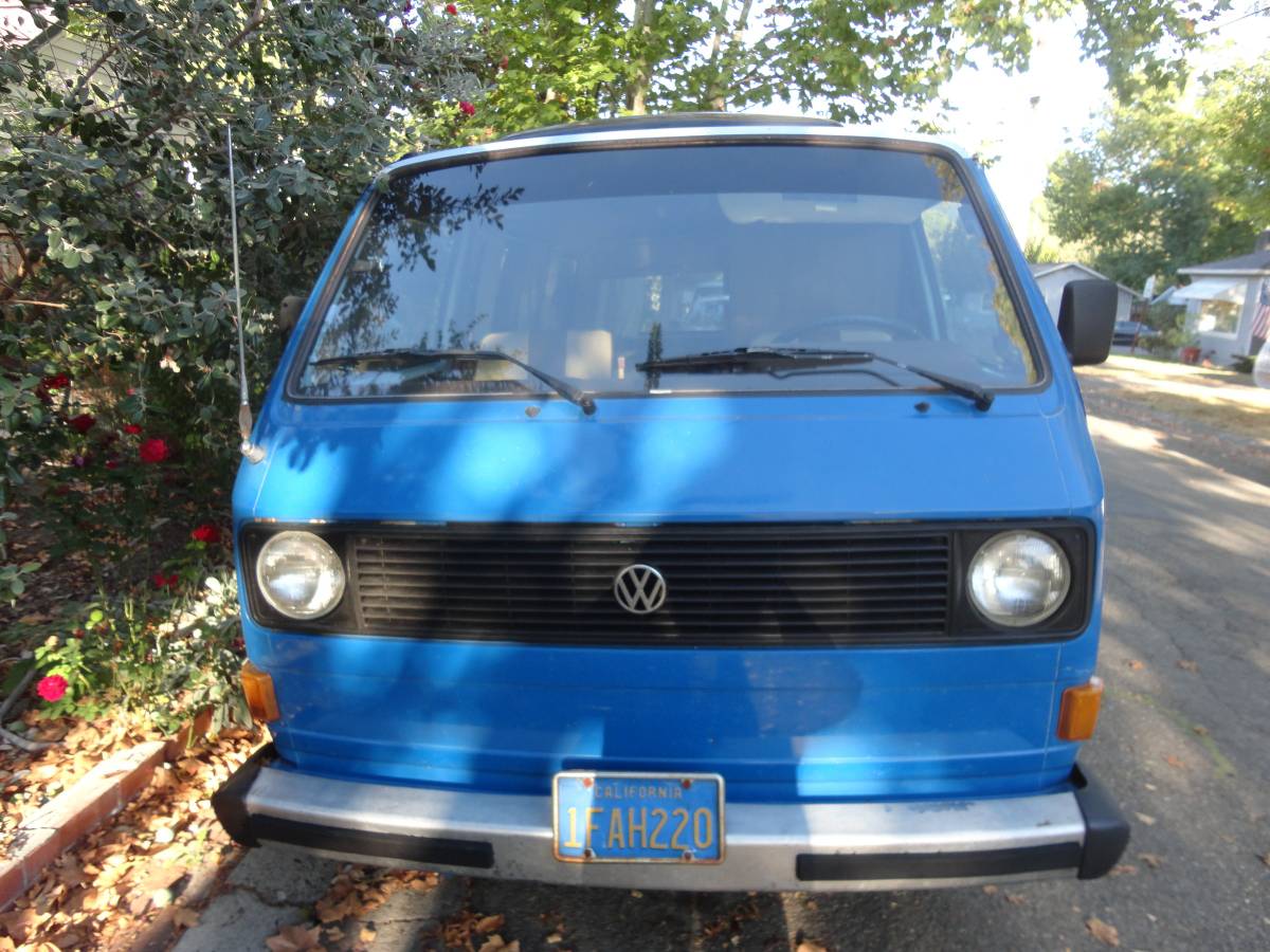 Volkswagen-Vanagon-camper-1982-blue-80467-1