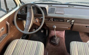 Volkswagen-Vanagon-westfalia-1982-107504-3