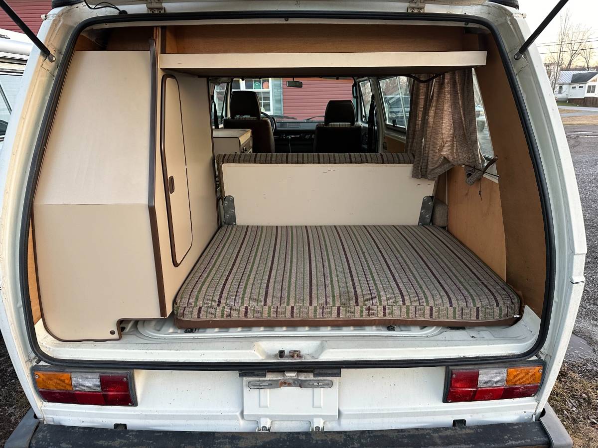 Volkswagen-Vanagon-westfalia-1982-107504-6