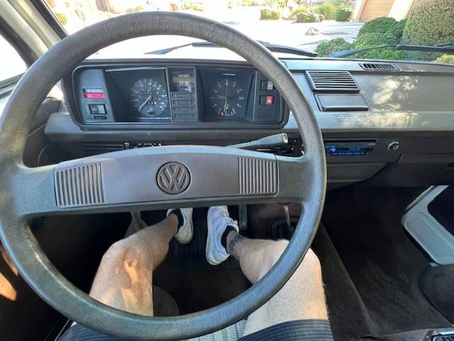 Volkswagen-Vanagon-westfalia-1982-white-112702-12