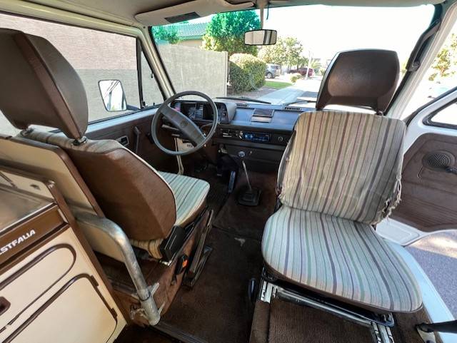 Volkswagen-Vanagon-westfalia-1982-white-112702-16