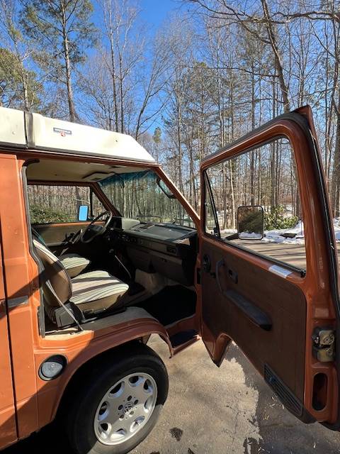 Volkswagen-Vanagon-westfalia-1984-orange-177027-14